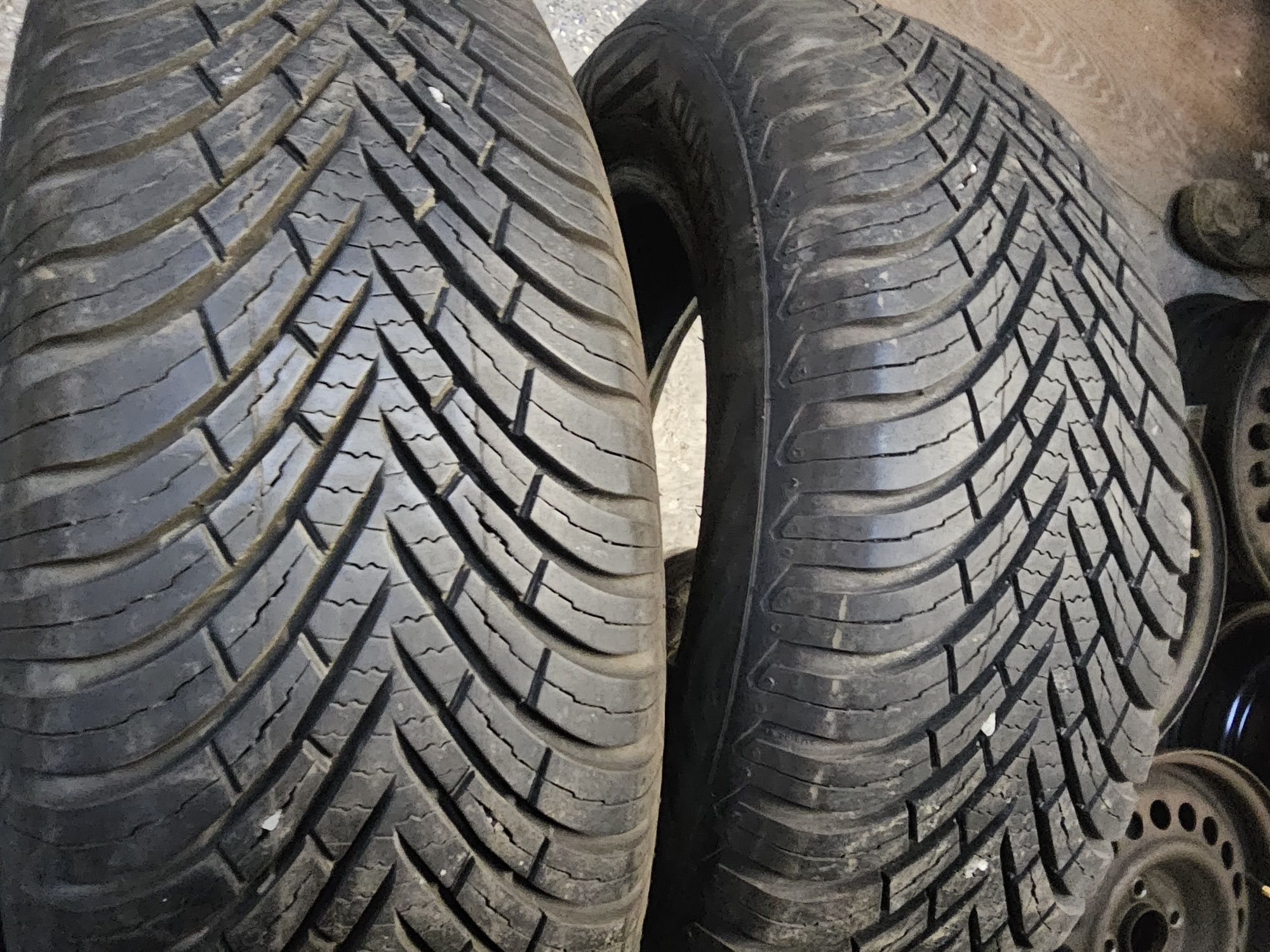 Opony Całoroczne 2szt R15 175/65-Vederstein-22rok7mm