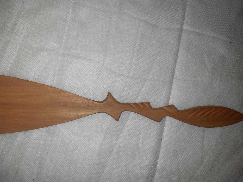 Гарна зручна дерев'яна лопатка