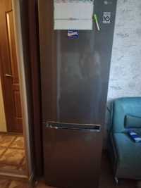 Холодильник LG в состоянии нового
