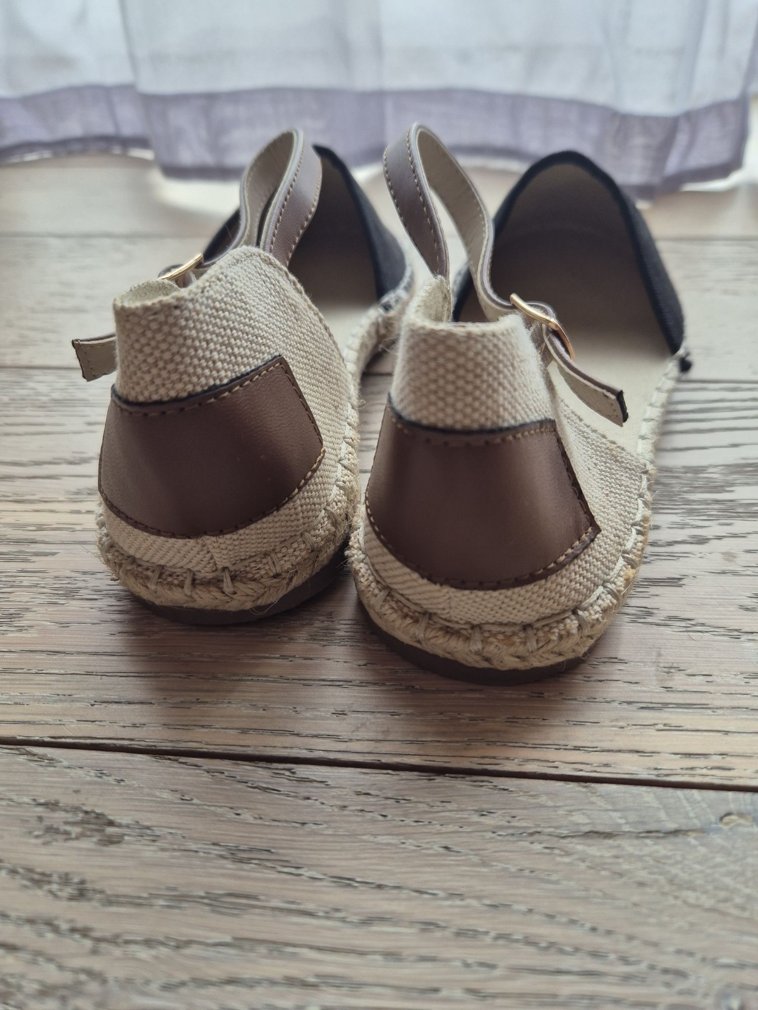 Espadryle bezowo czarne,nowe ,rozmiar 39 mały