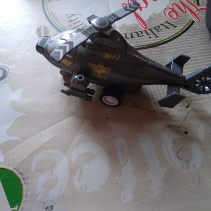 Іграшковий вертоліт Каргобоб
