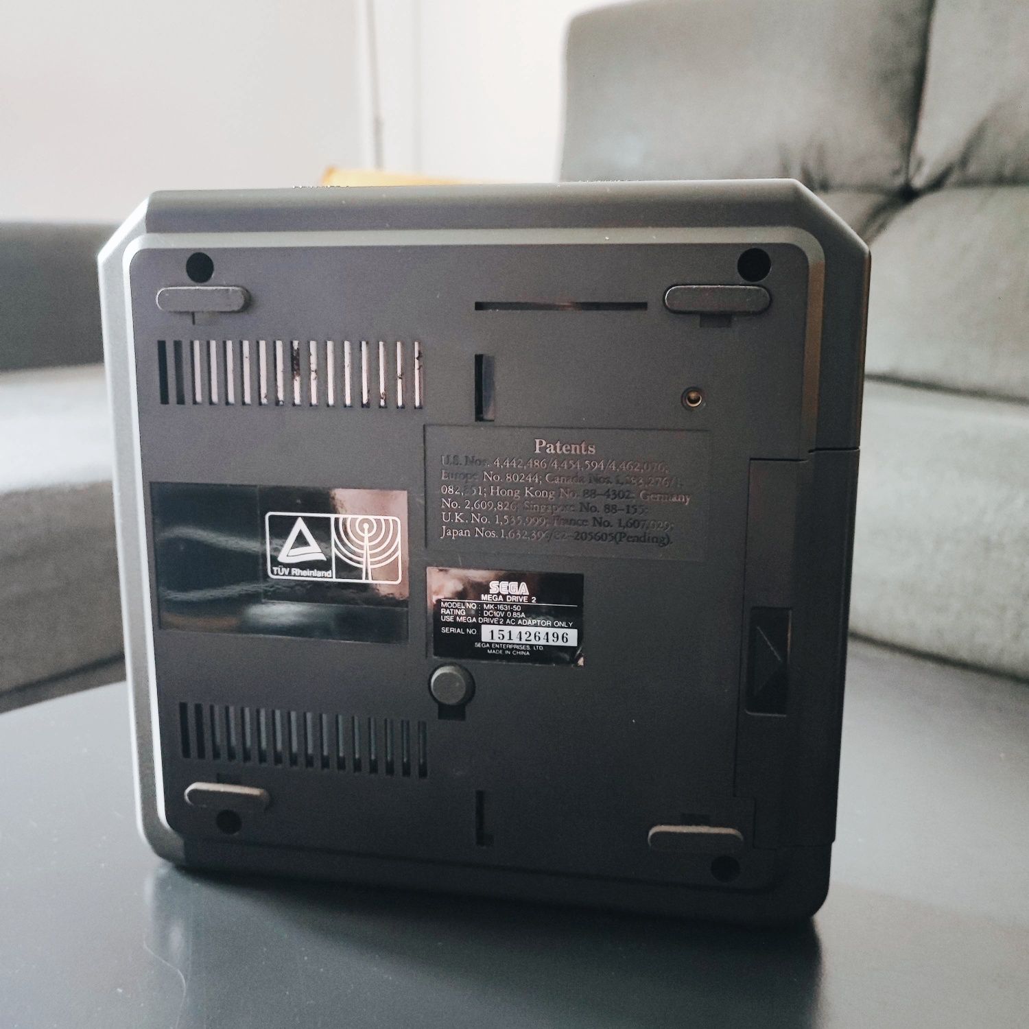 Sega Megadrive II + 2 Comandos + Jogos