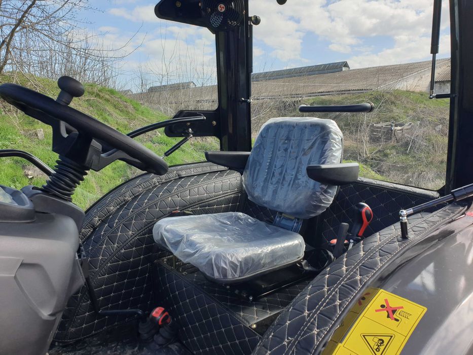 Мінітрактор Скаут ТY-404С: 40 к.с., Повноцінна Кабіна з Обігрівом