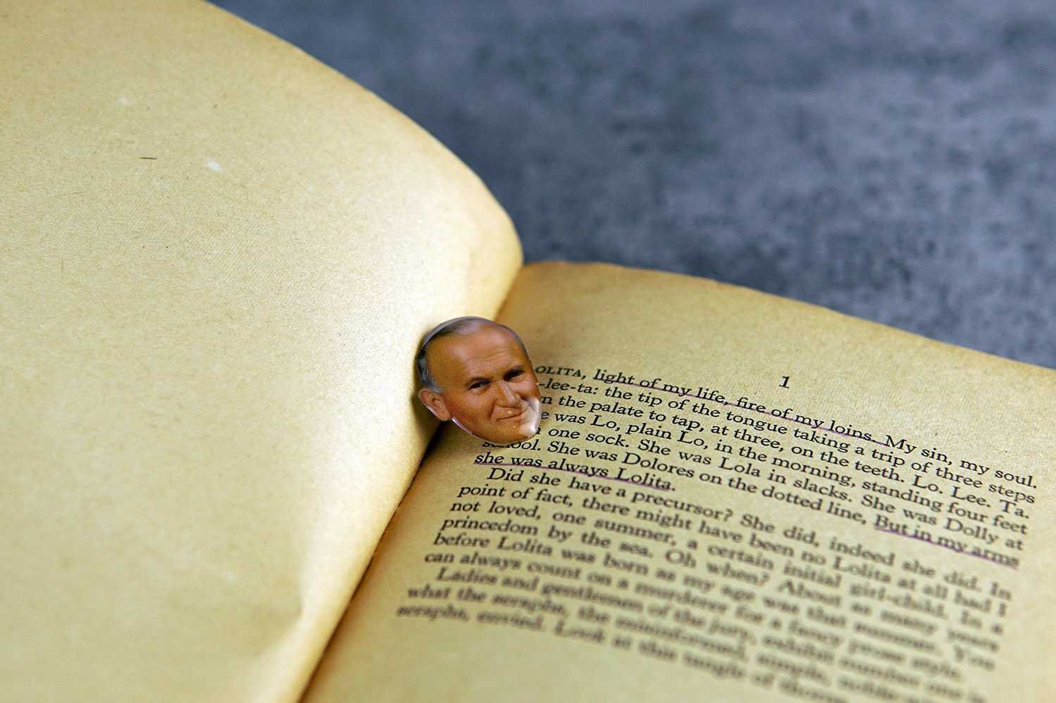 Papież Polak metalowa przypinka Jan Paweł II 2 wpinka pin 2137 mem
