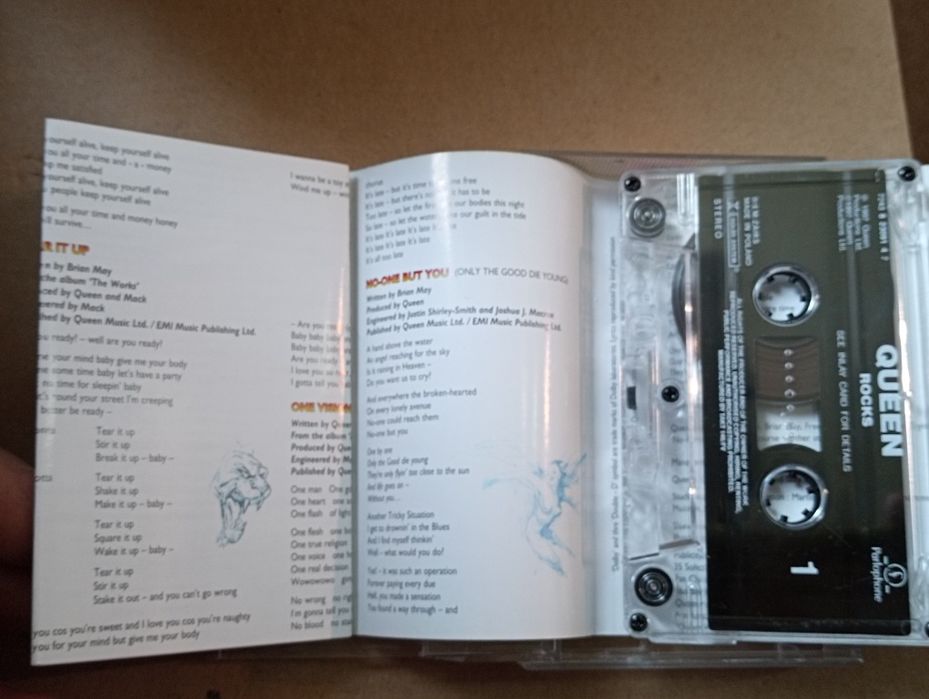 Queen - Rocks  kaseta MC