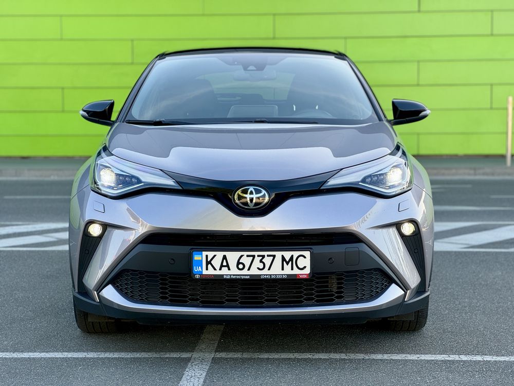 Toyota C-HR Premium Official