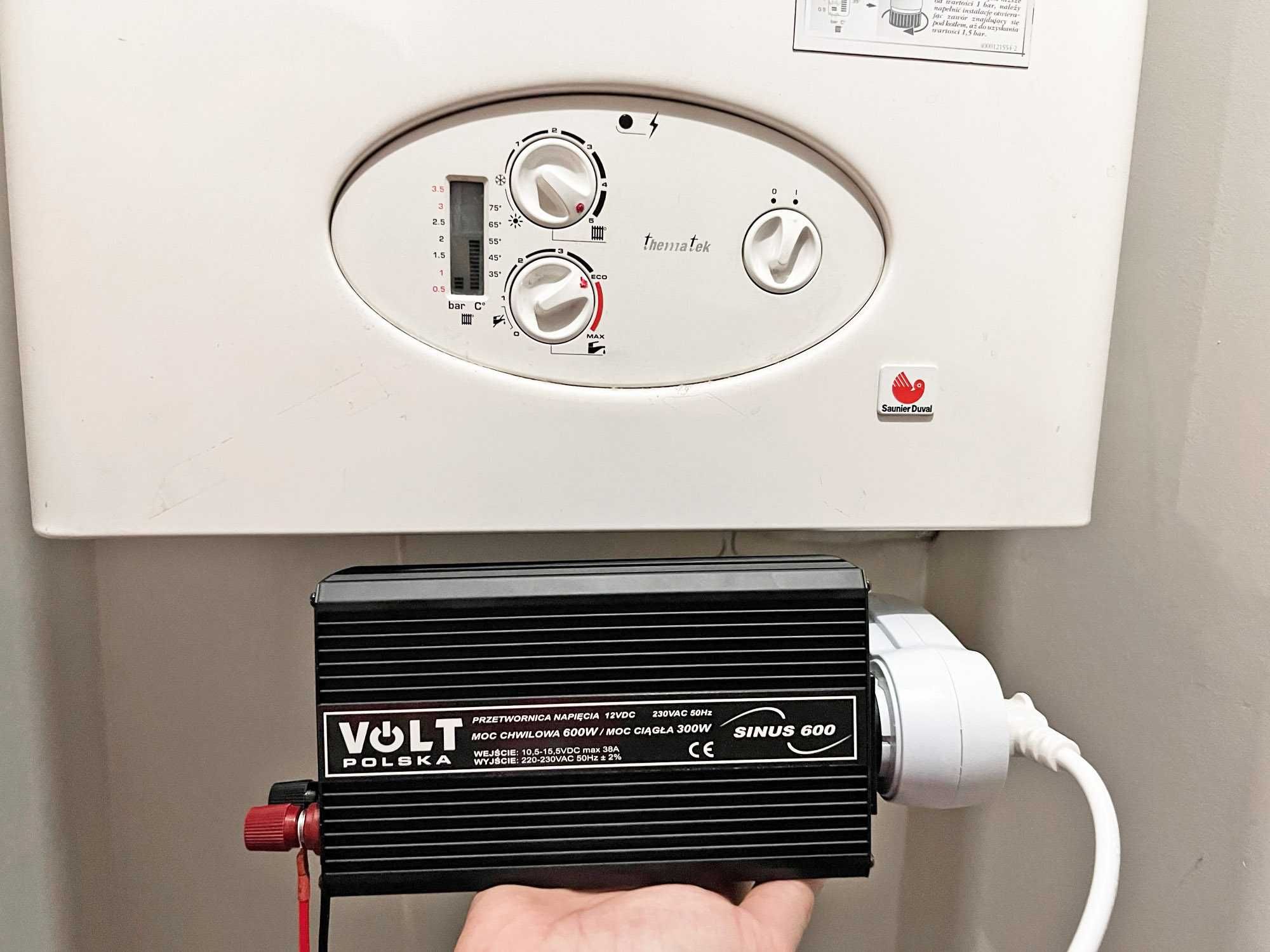 Інвертор 12 Вольт Volt Polska SINUS 600 12/230V (300/600W) для котла