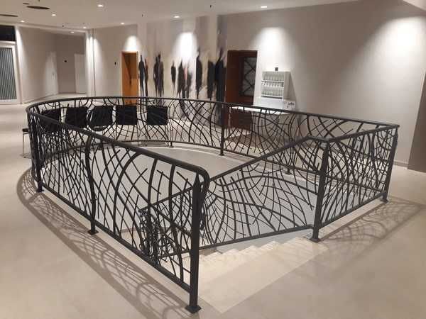 Balustrady na schody zewnętrzne. Balustrady kute (model „Obrig”)