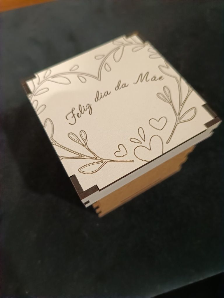Caixa personalizada 8x8 cms