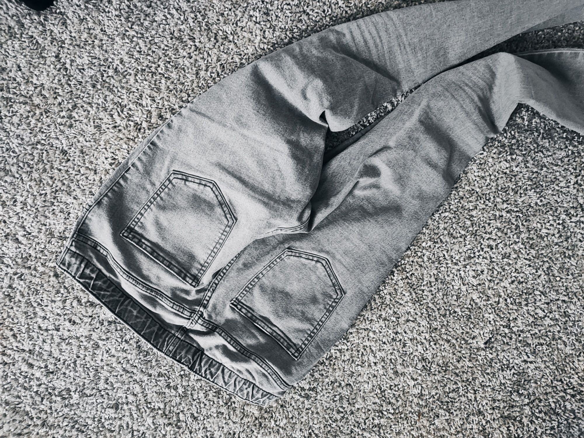 Szare spodnie jegginsy C&A Clockhouse 36 jeans jeansowe