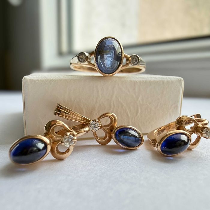 RUSSKIYE SAMOTSVETY 14K żółte złoto (585) Late-Soviet, Leningrad, 1992