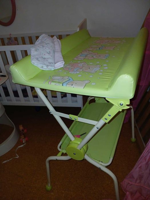 Quarto muito completo para bebé menina