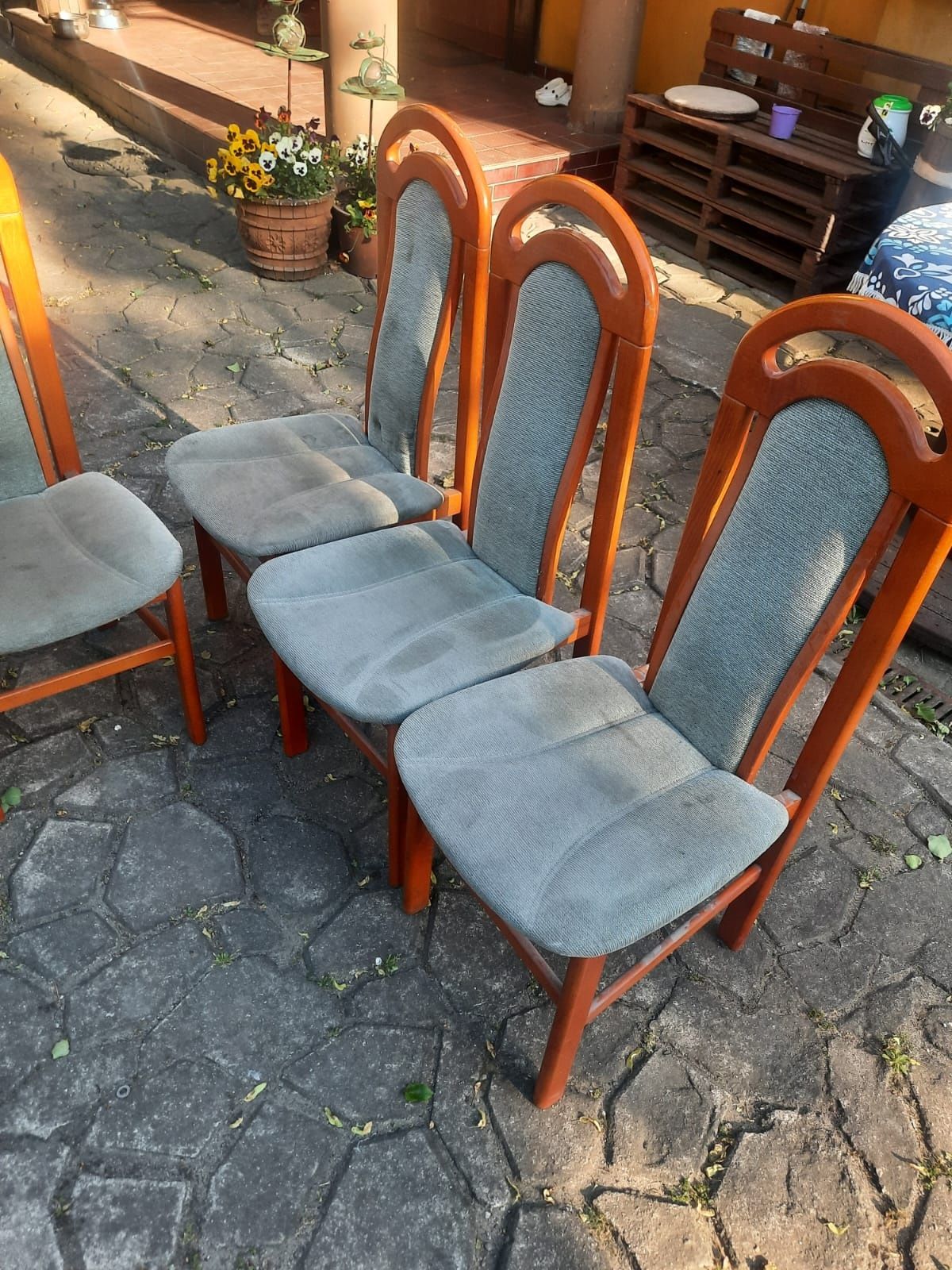 Stół plus 6 krzeseł