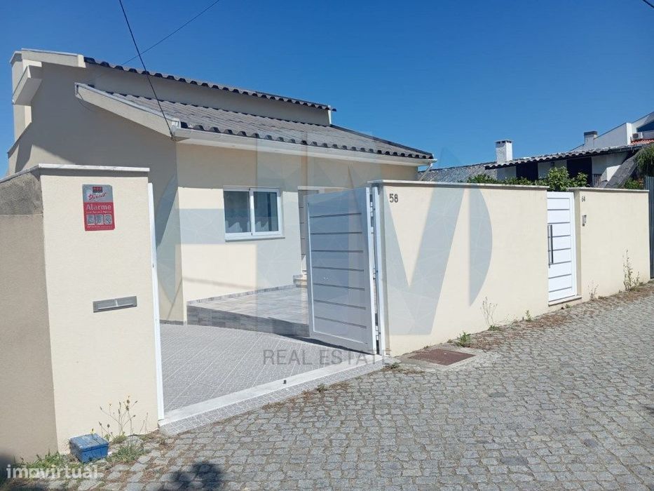 Moradia T3 em Lavra a 800m da praia