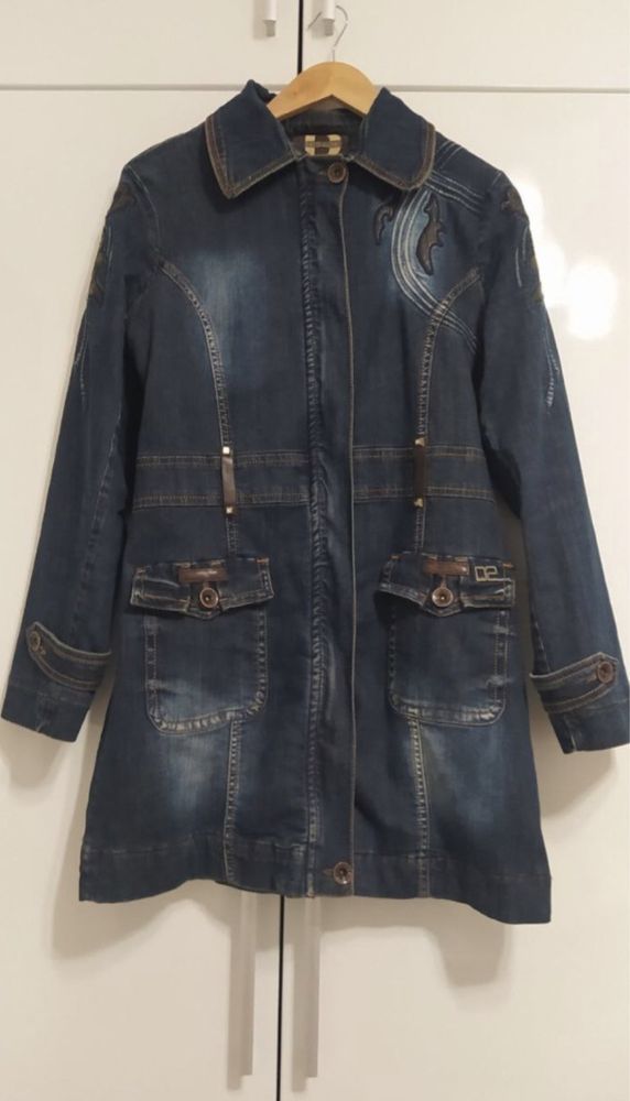 Стильна джинсова куртка за низкою ціною