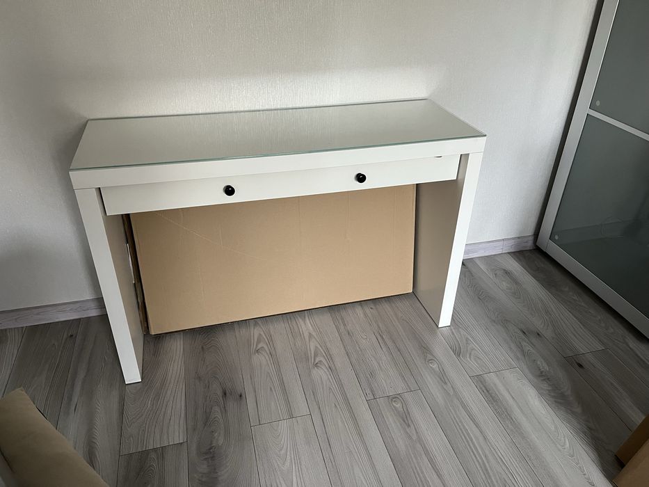 Sprzadam toaletke Ikea biala 120x42 cm ,z szufladą.Uzywana stan dobry