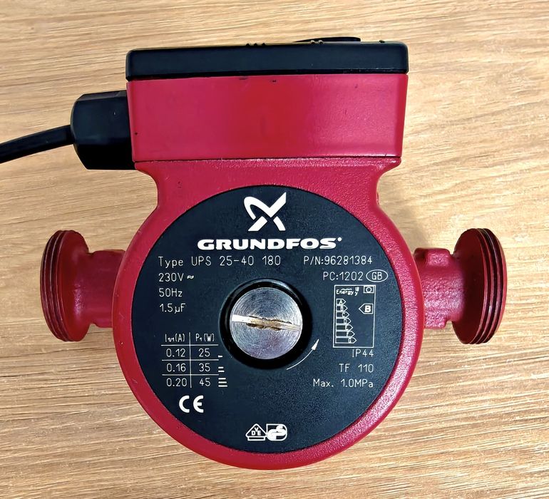Pompa Grundfos UPS 25-40 rozstaw 180 mm - Stan bardzo dobry