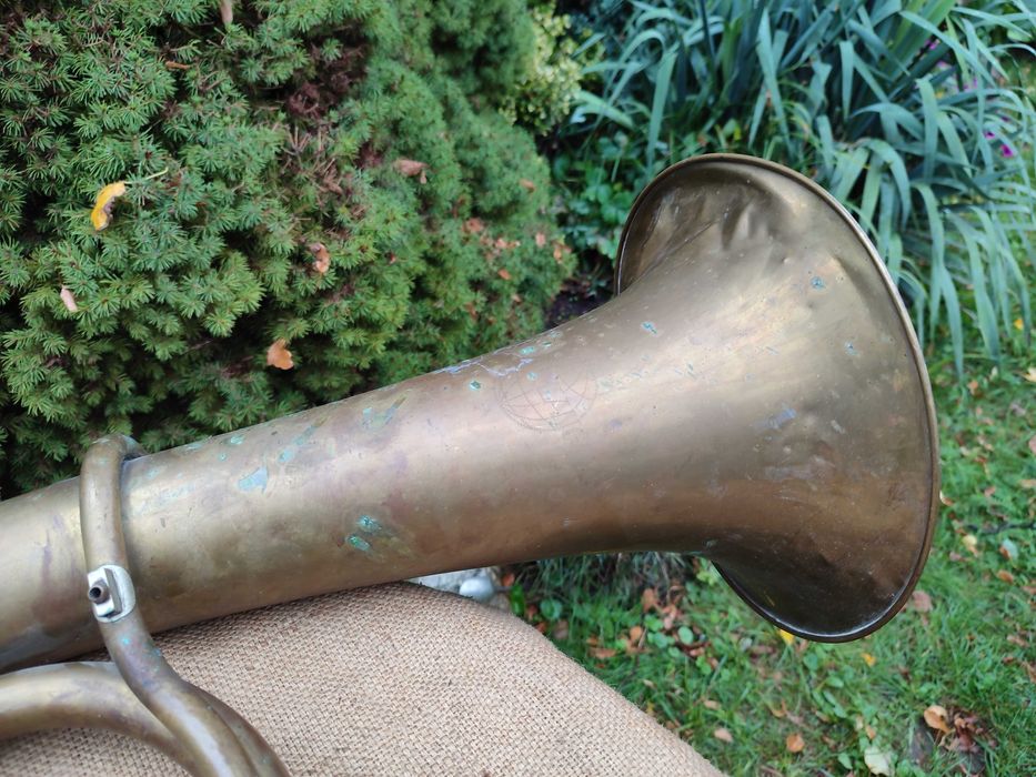 Stary instrument dęty saxhorn