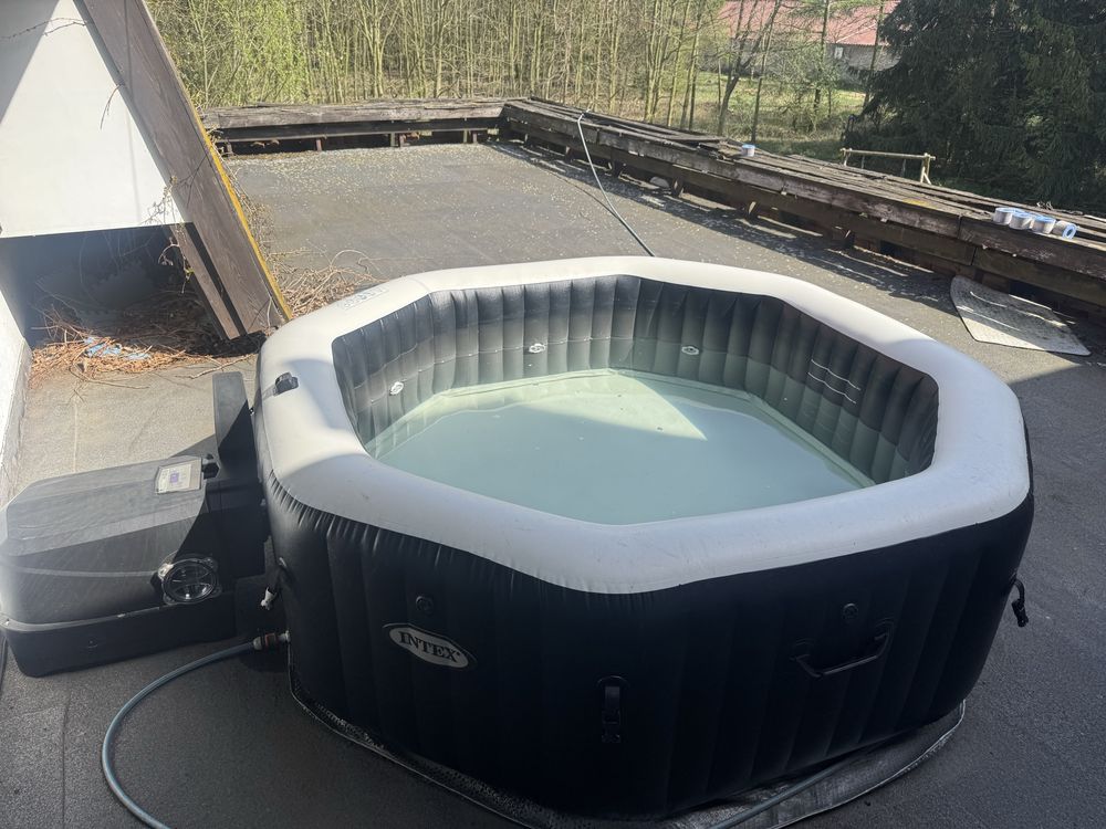 Jacuzzi INTEX 1100 l 6 osobowe