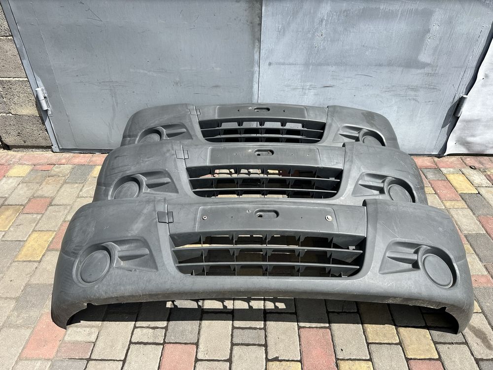 Бампер передний Opel Vivaro 2007-