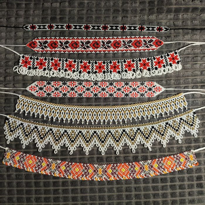 Прикраси з бісеру ручної роботи | Чокери, Силянки, Гердани |