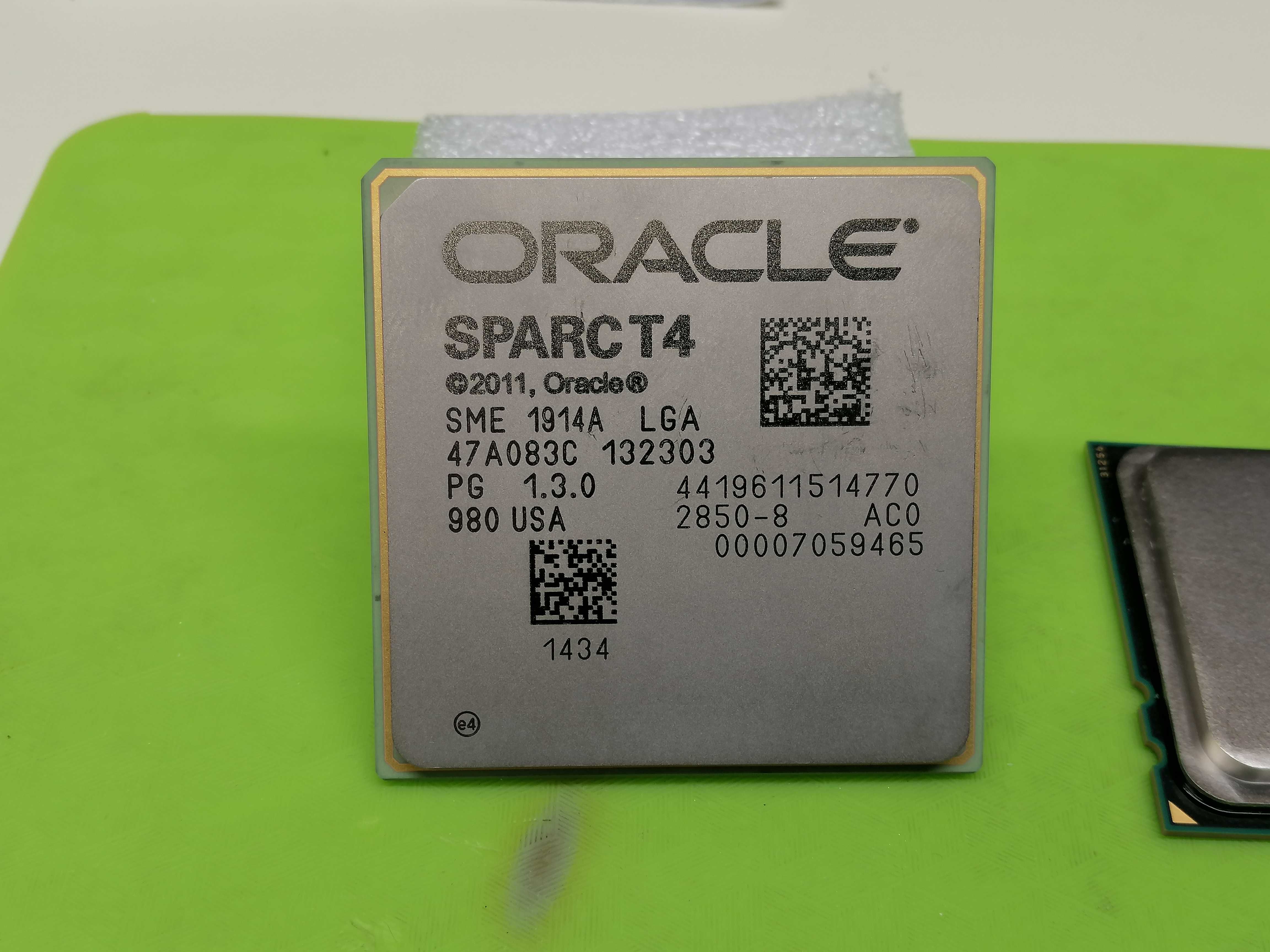 Oracle Sparc T4 Processor 3,0GHz 8core /64-threads (SME 1914A LGA)