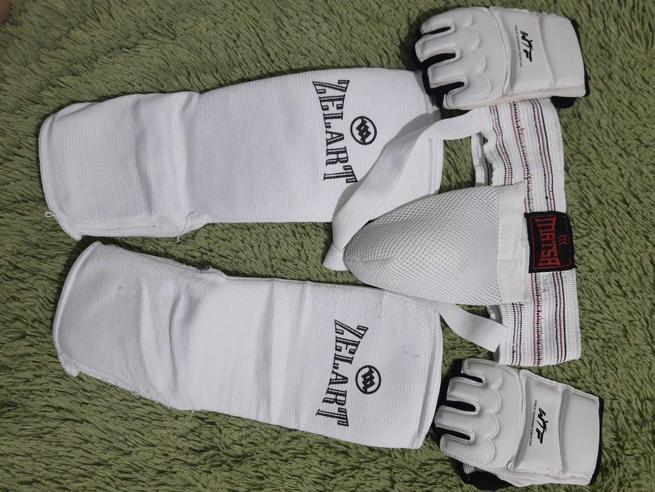 Кімоно для карате WOLF, р.110 та захист