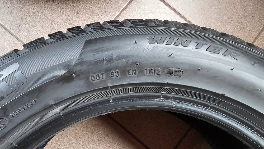 225/55R17 Pirelli SOTTOZERO 3 RSC