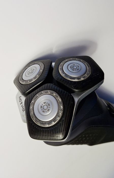 Електрична бритва Philips