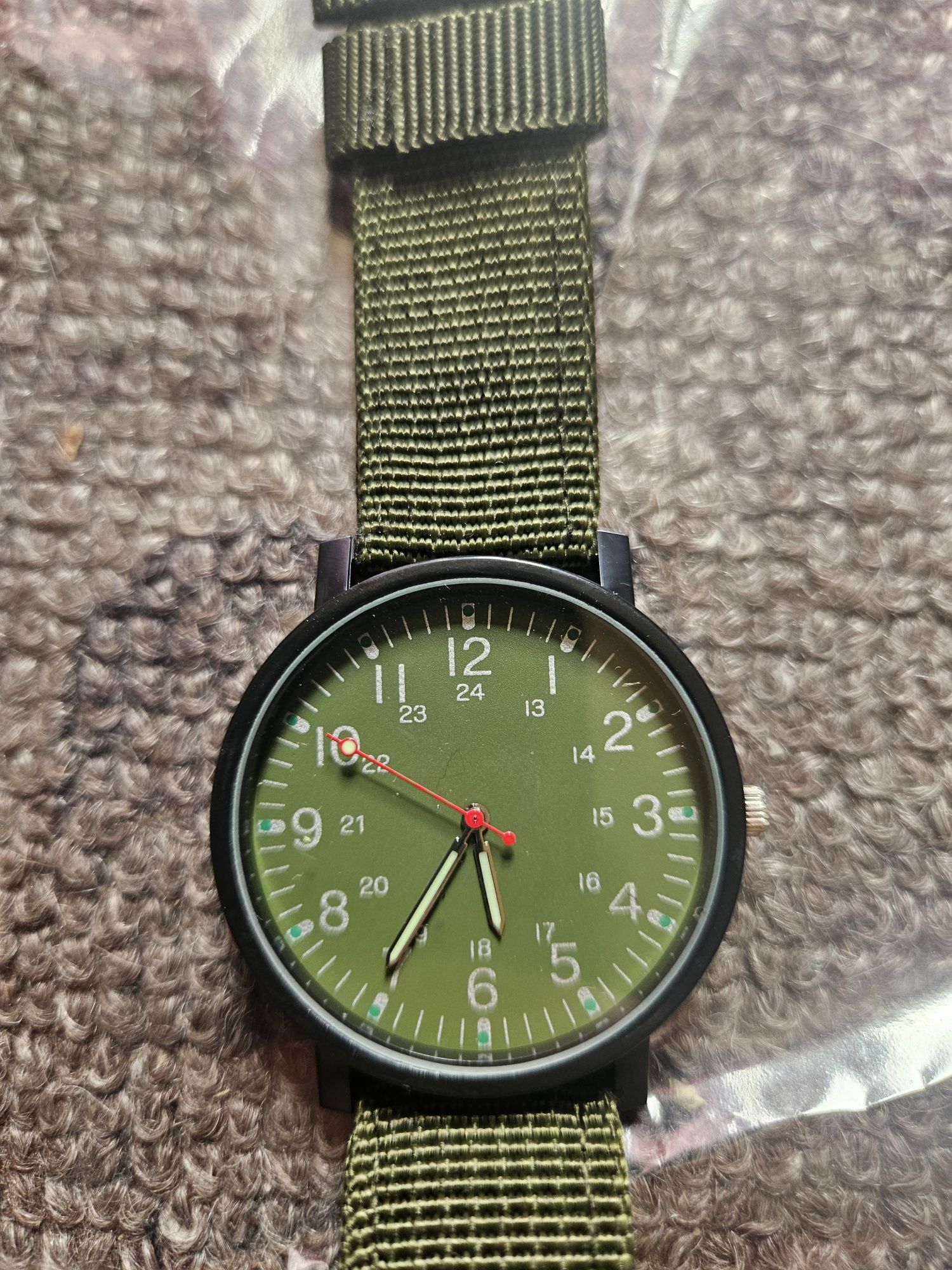 Nowy zegarek militarny w stylu US Army