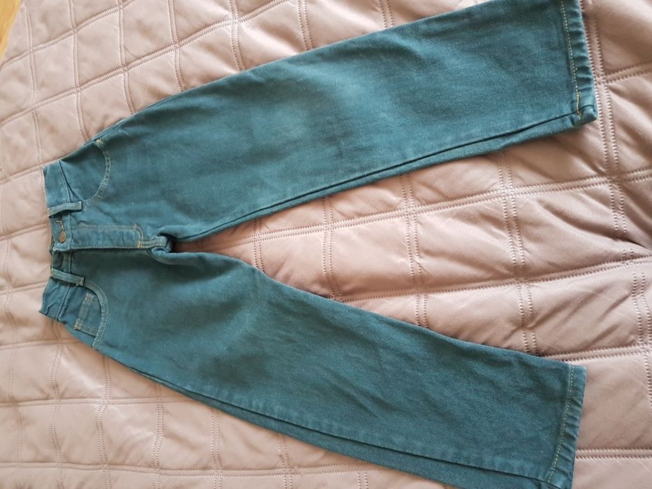 Продам джинсы на мальчика