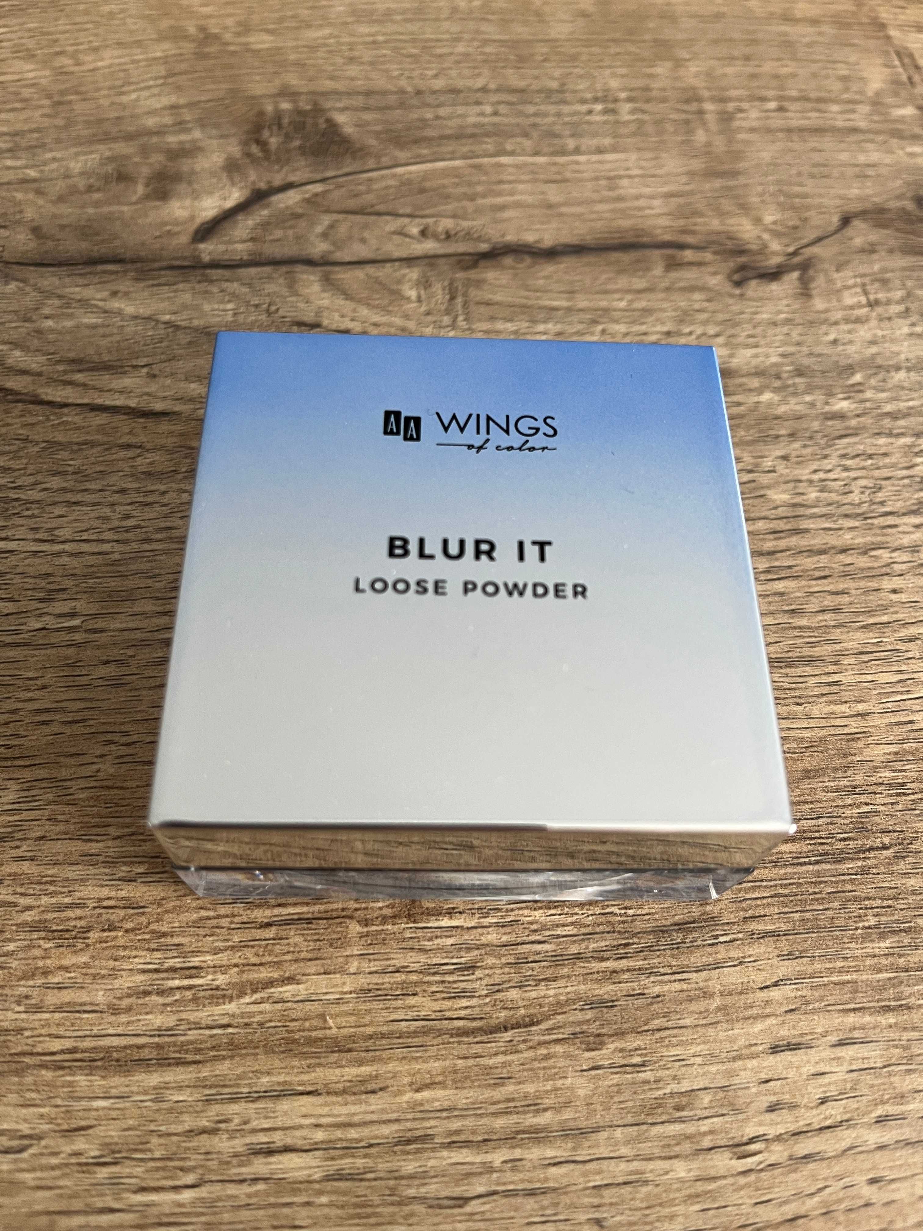 AA Wings of Color It Girl, Blur It Loose Powder puder sypki