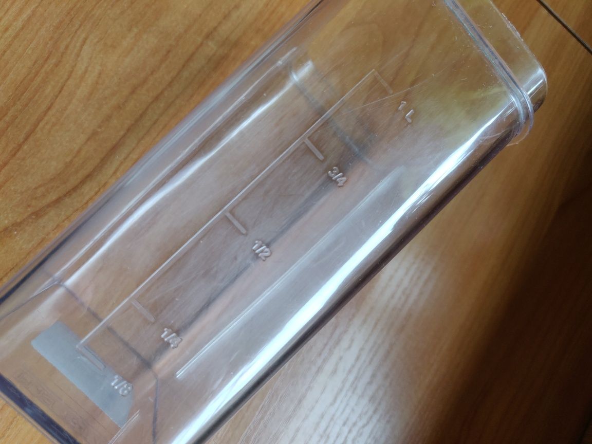 Pojemnik Plast team 1,2l z dozownikiem i miarką
