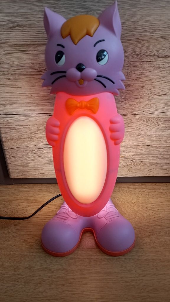 Lampka na biurko kotek