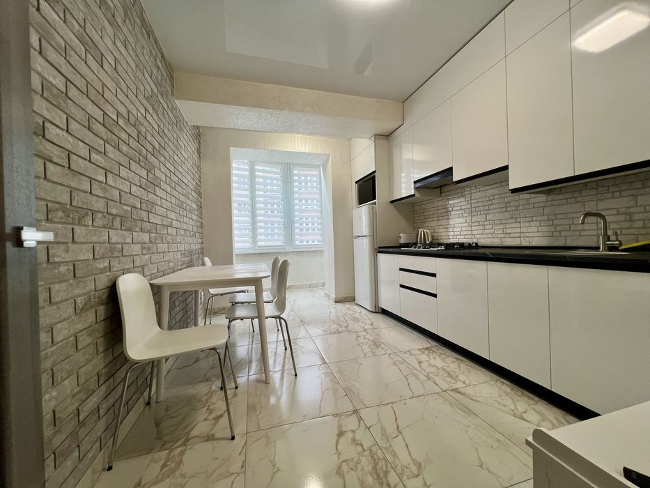 Район торгового центру Майдан .