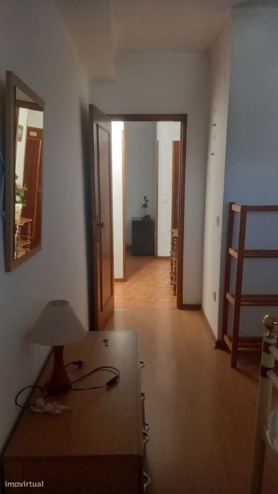 Alugo t2 no centro de chaves