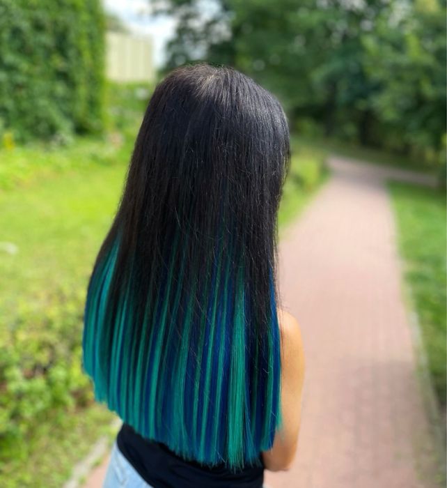 Нарощення волосся на мікрокосички