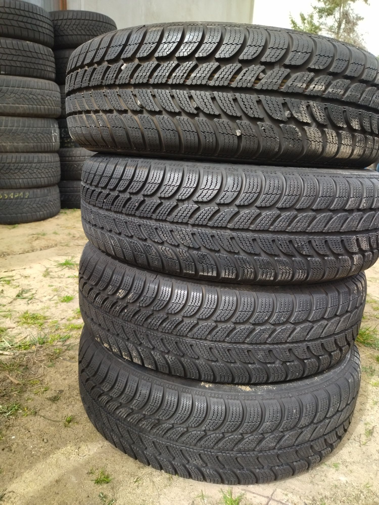 Opony zimowe 175/65R15 Sava