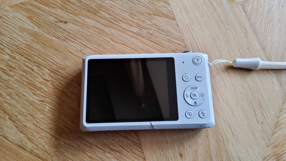 Фотоаппарат Samsung DV150F. Все работает. Состояние нового.