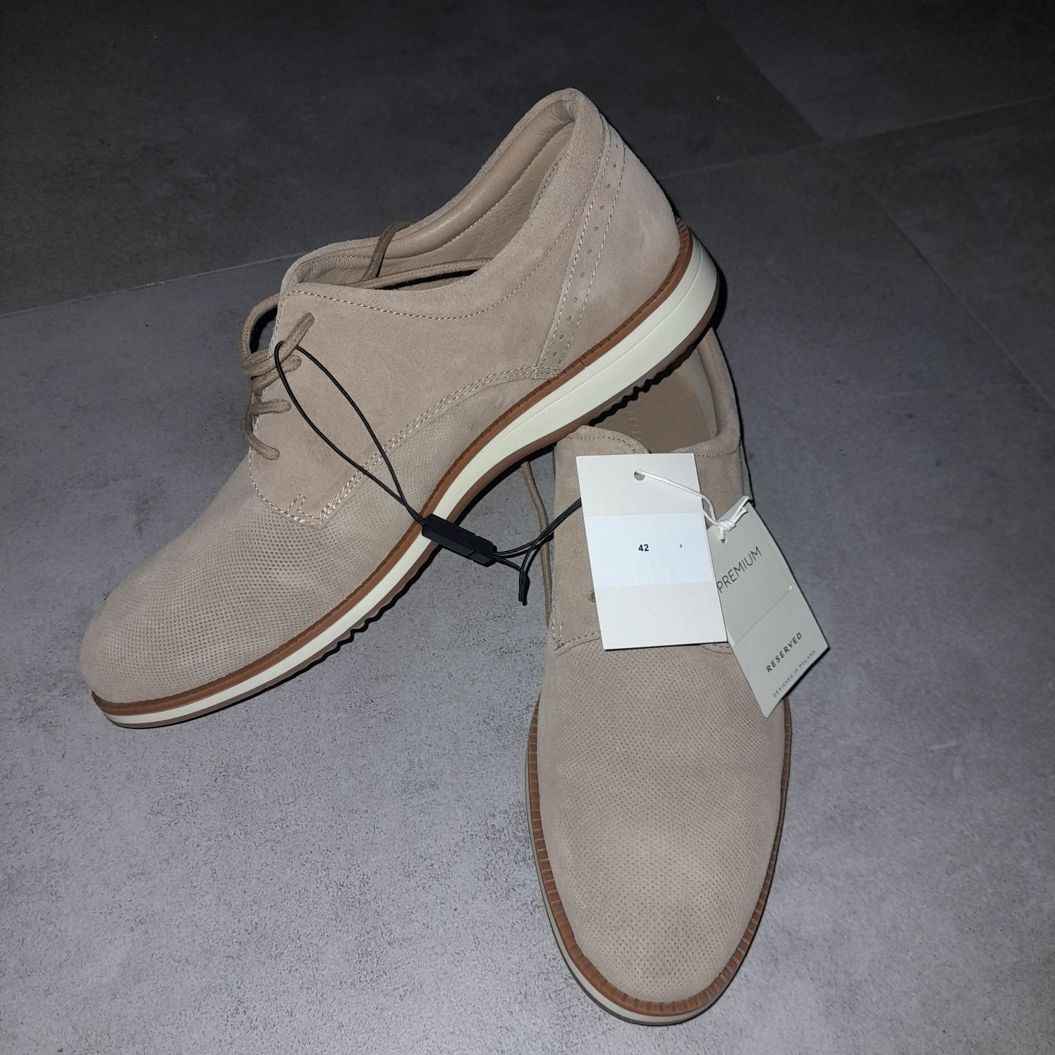 Nowe skórzane buty camel Reserved na wiosnę  r.43