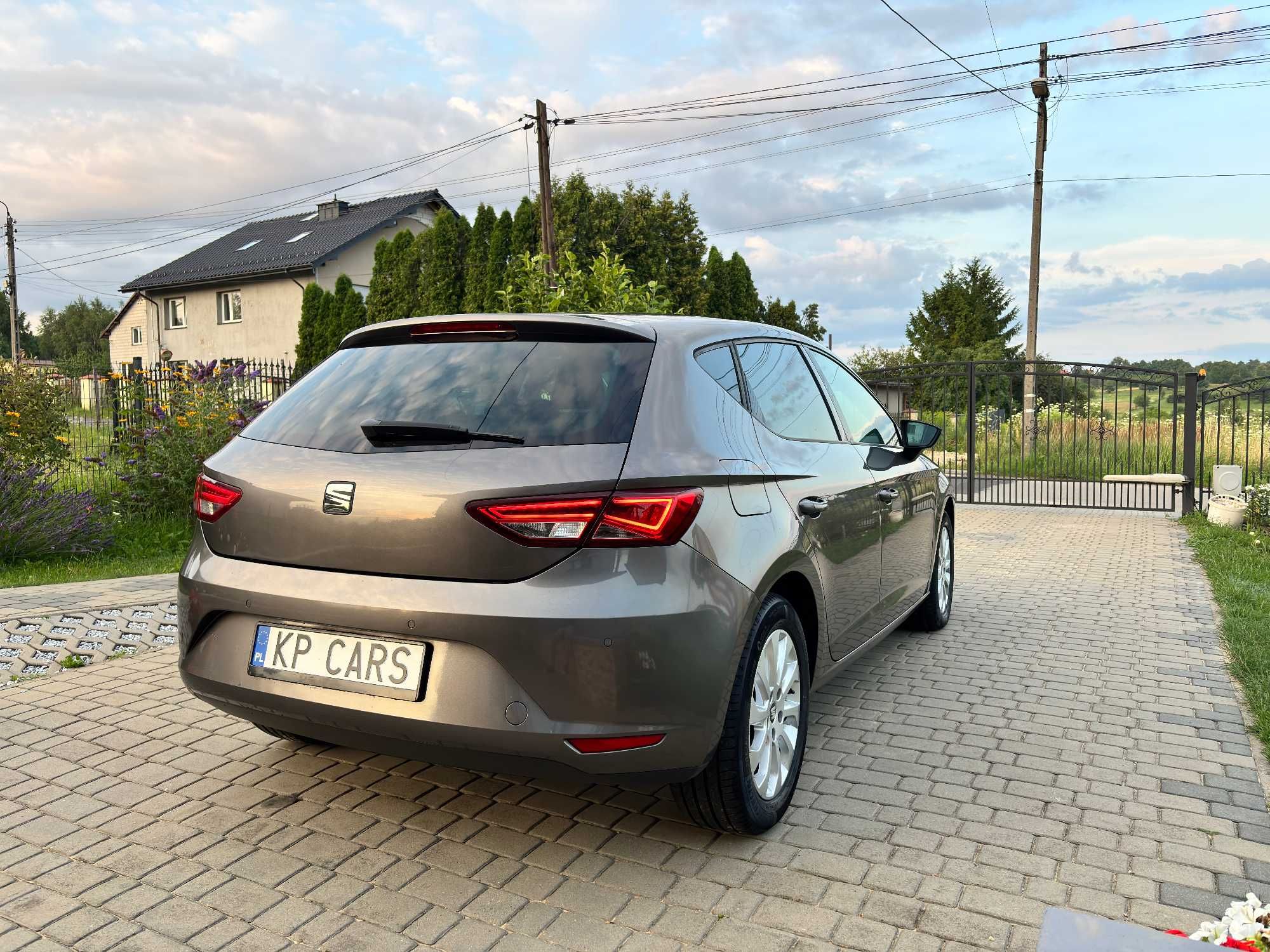 Seat Leon 1.6 TDI 2015/Parktronic/Navi/LED