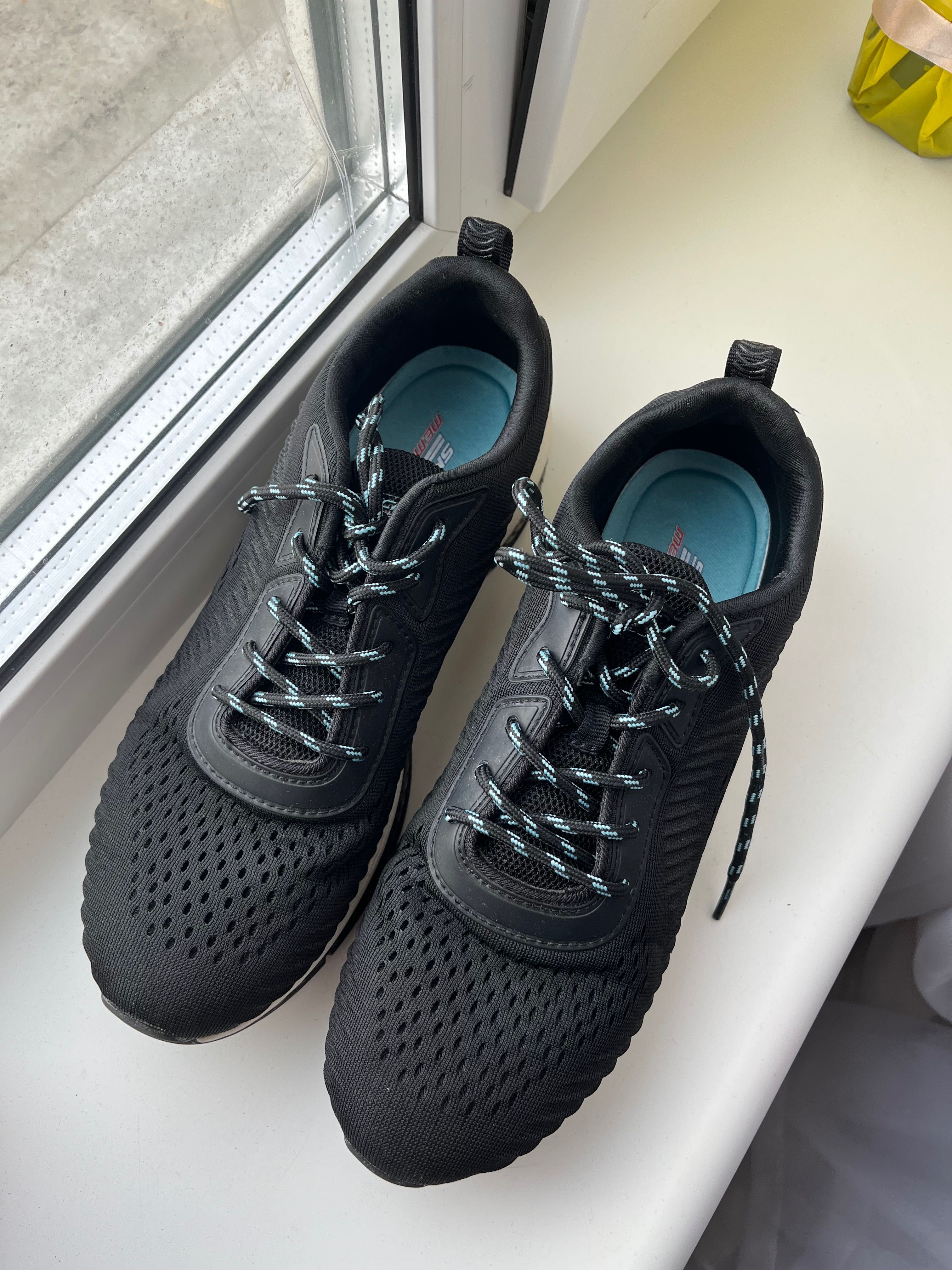 Продам кросівки skechers