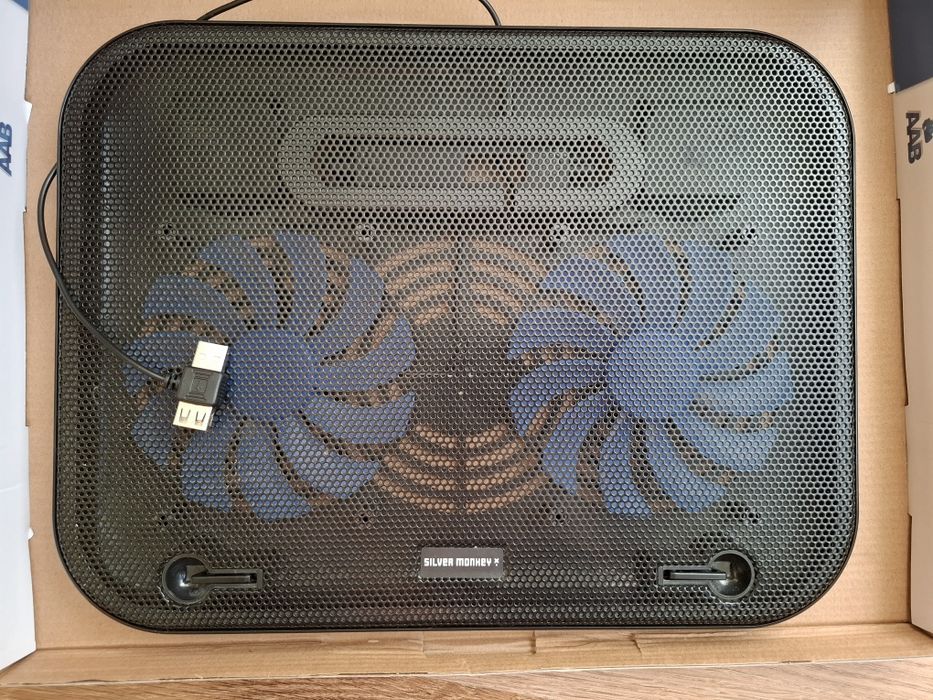 Podstawka chłodząca pod laptopa sprawna