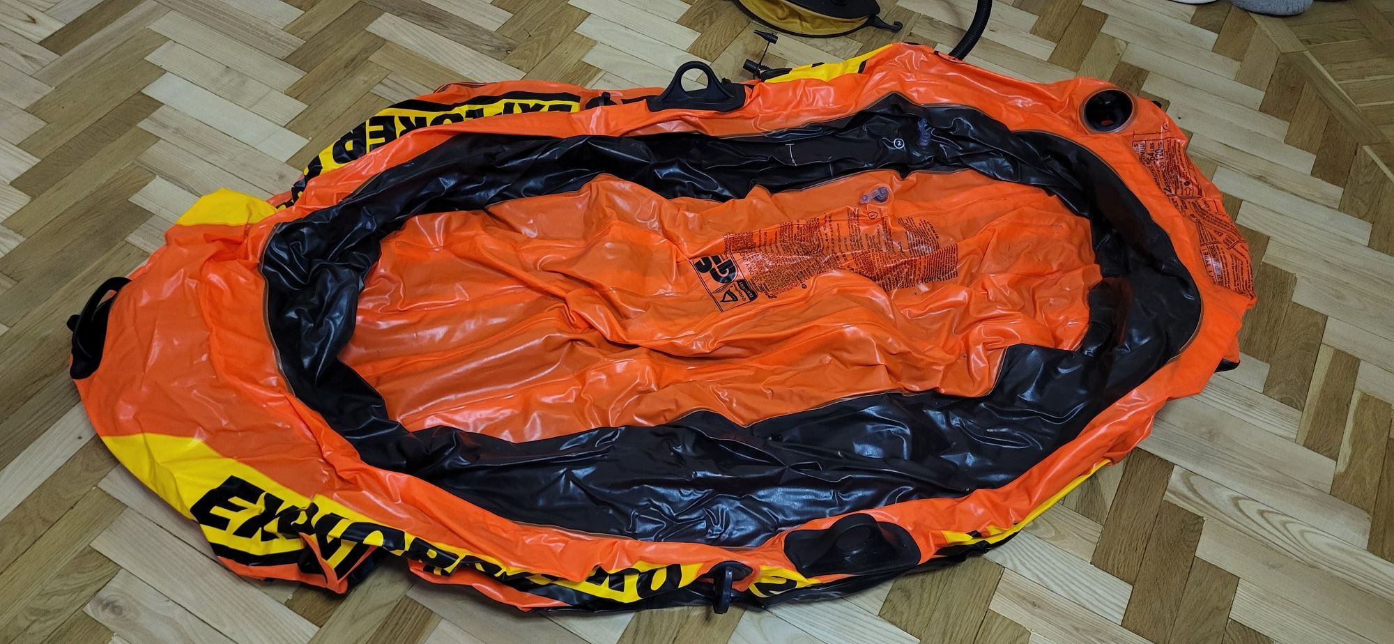 Продам лодку 2х месную до 120кг