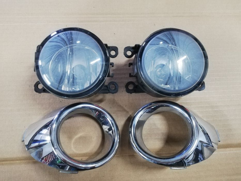 Halogeny lampy przeciwmgielne ramki kratki chrom Ford Fiesta Mk7 VII