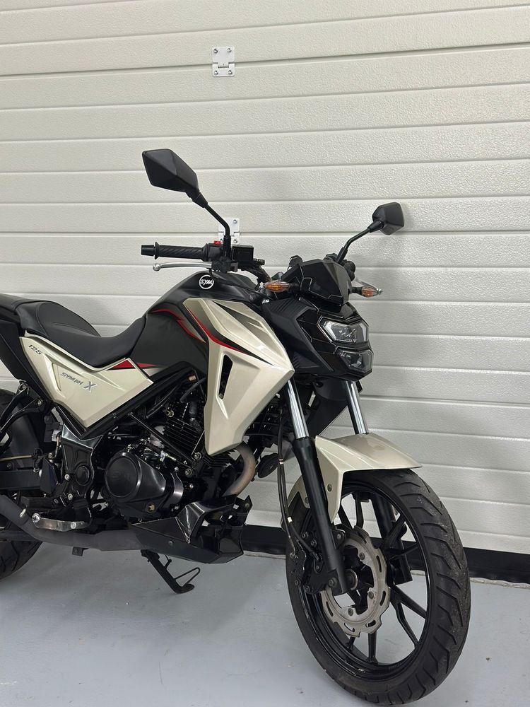 Sym nhx 125 naked