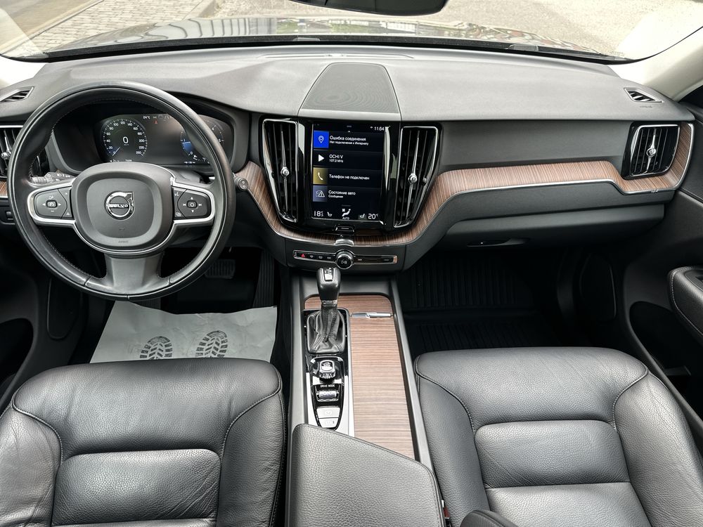 Volvo XC60 2020 рік