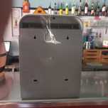 Dispensador limpa mãos