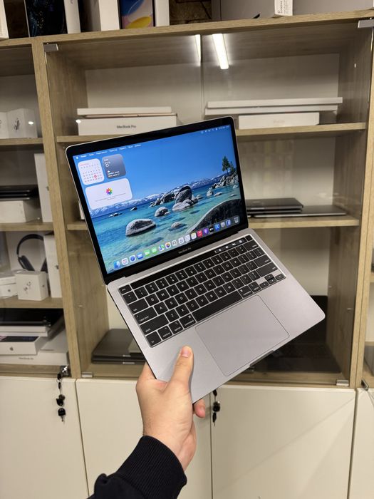 Apple M1 MacBook Pro 13” 2020 i5/16GB/1TB — Батарея: 100%