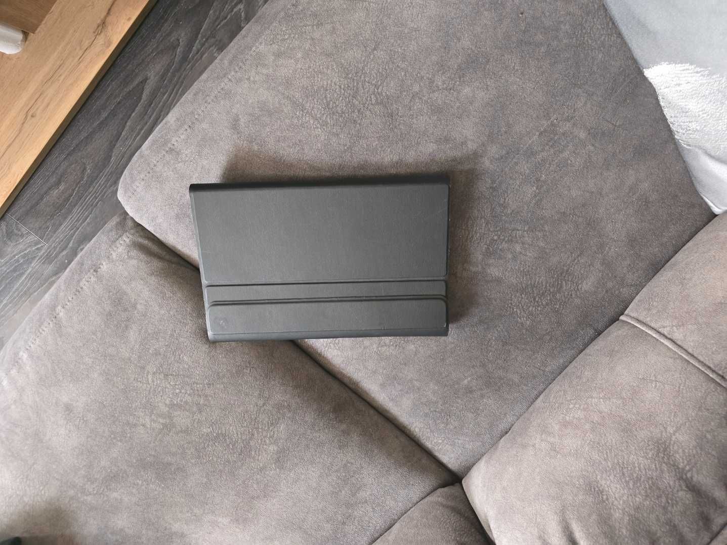 etui na tablet kolor czarny
